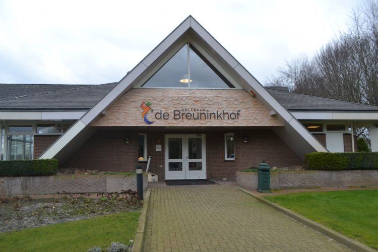 Het clubhuis van Golfbaan de Breuninkhof Het clubhuis van Golfbaan de Breuninkhof