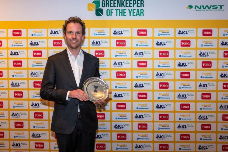 Nicolas de Schutter Nicolas de Schutter