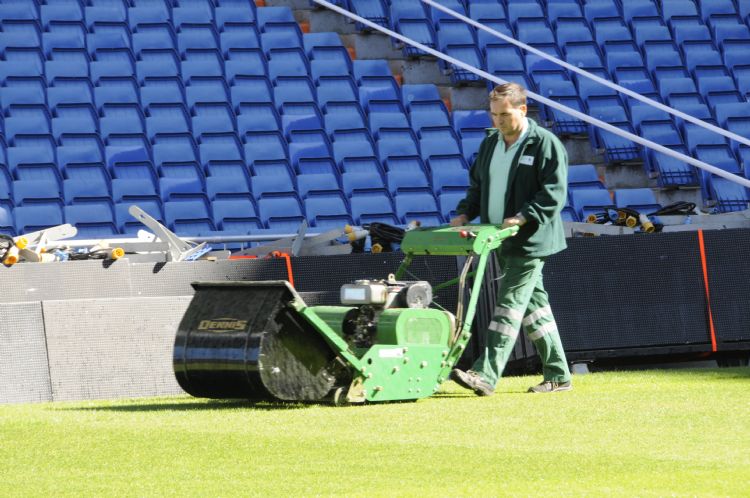 De stadionmaaiers van Dennis worden bij veel profclubs gebruikt.